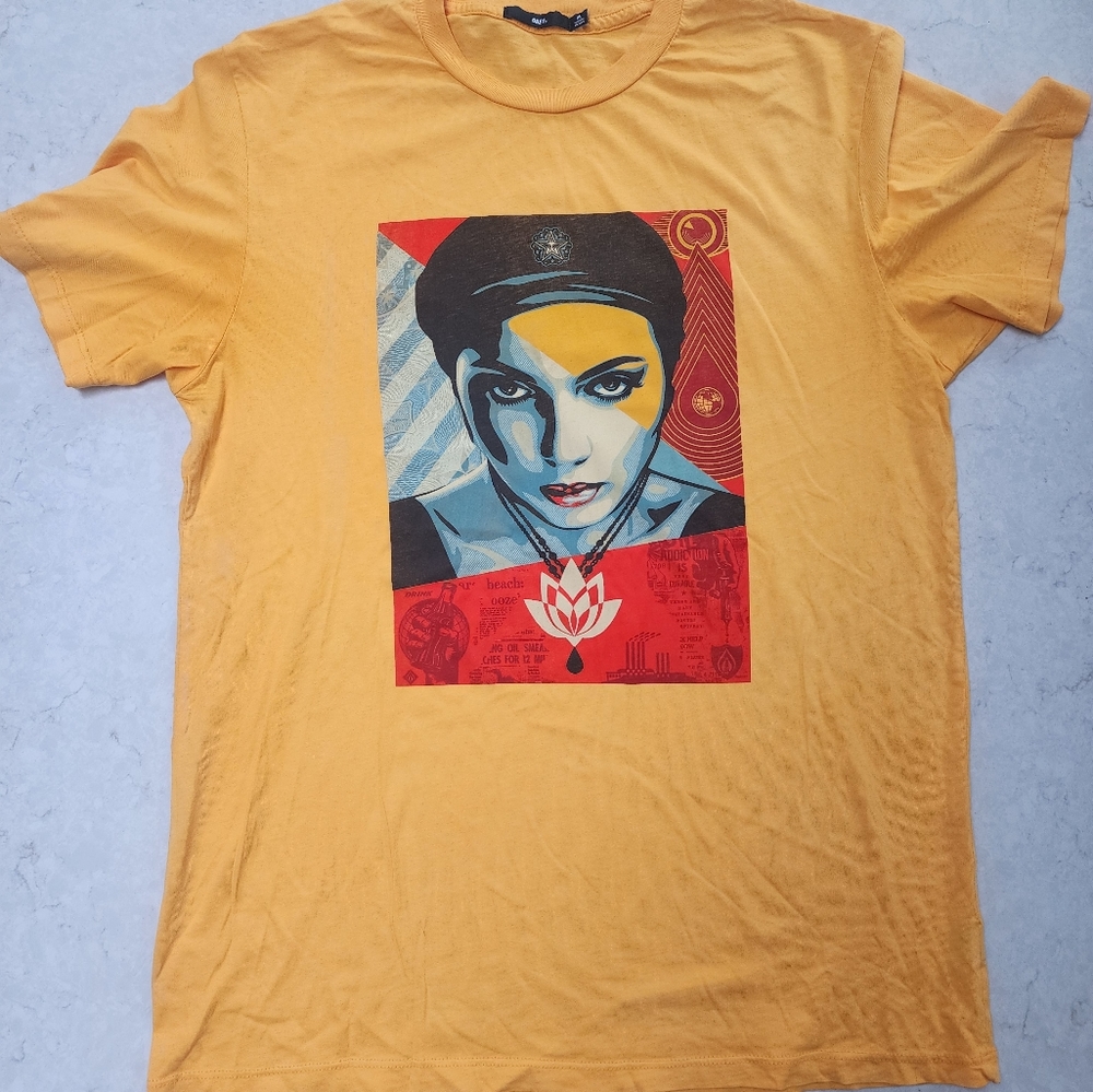 Obey tshirt